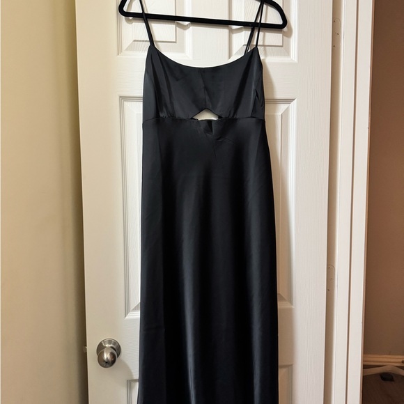 Banana Republic Dresses & Skirts - Banana republic silk black dress